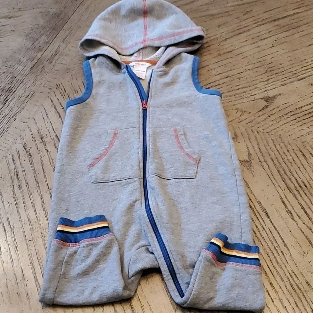 Joe fresh boys 18-24 month hooded zip up onsie